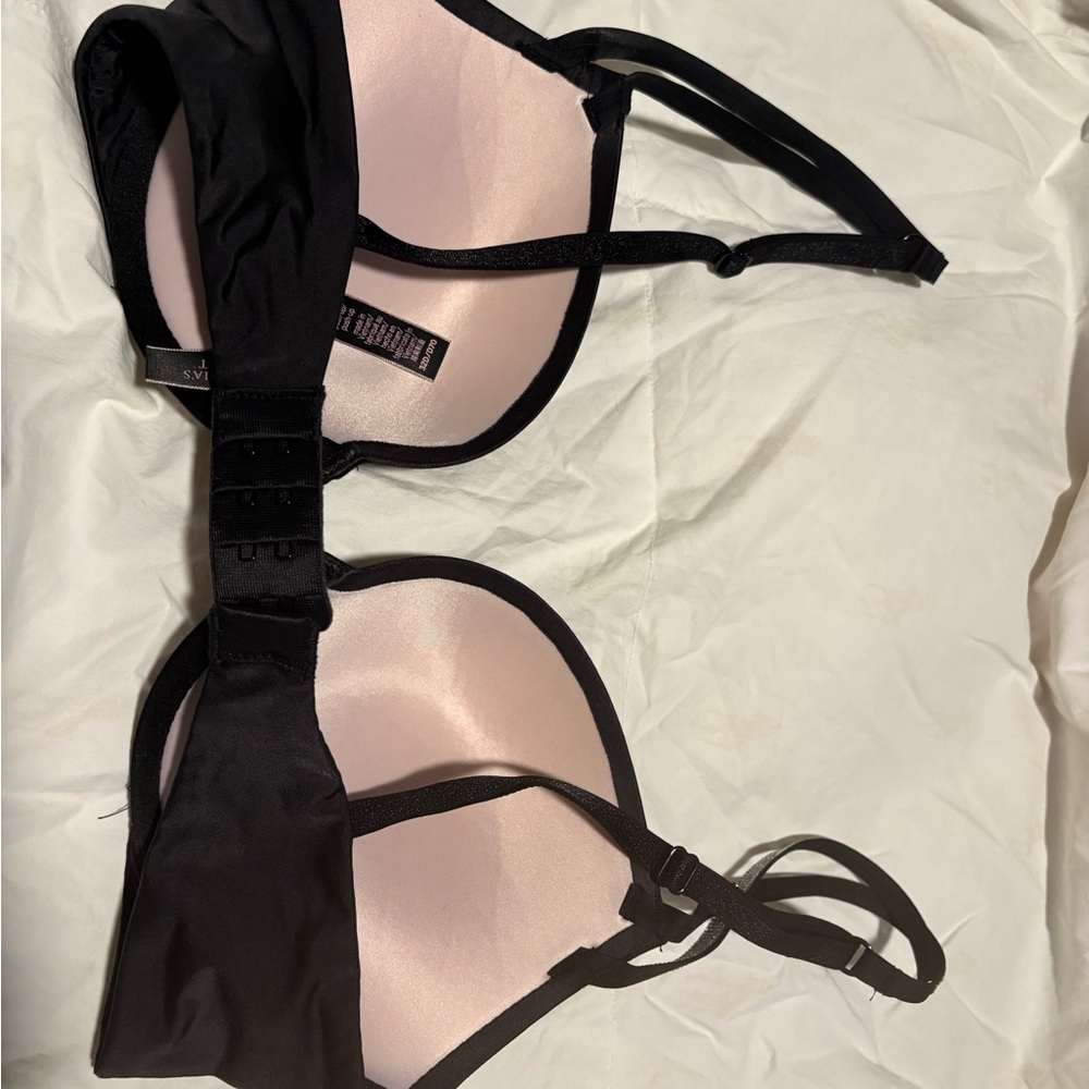 Victoria's Secret Black Bra with Silver Straps - Picture 3 of 4